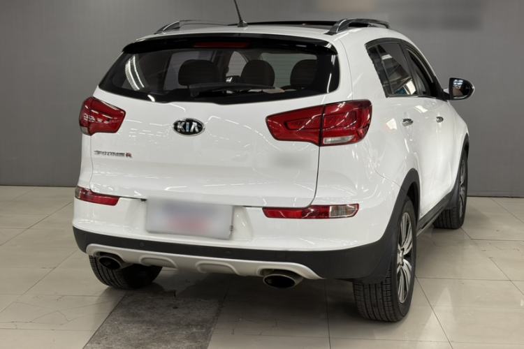 Used Kia Sportage R 2015 2.0L Automatic Two-Wheel Drive DLX Model Exterior 3