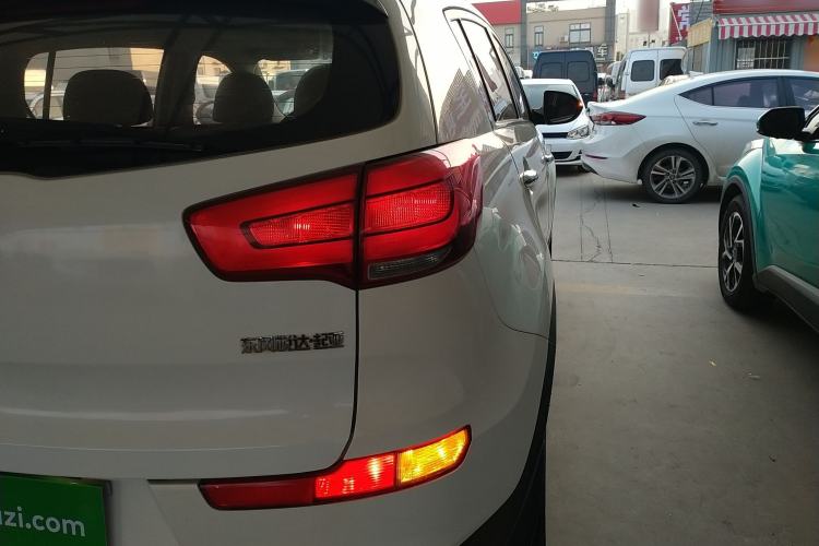 Used Kia Sportage R 2015 2.0L Automatic Two-Wheel Drive GLS Exterior 3