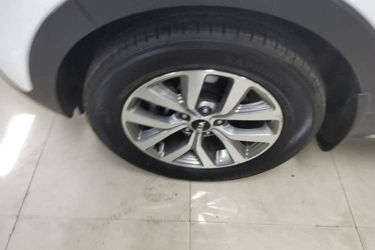 Used Kia Sportage R 2015 2.0L Automatic Two-Wheel Drive GLS Exterior 4