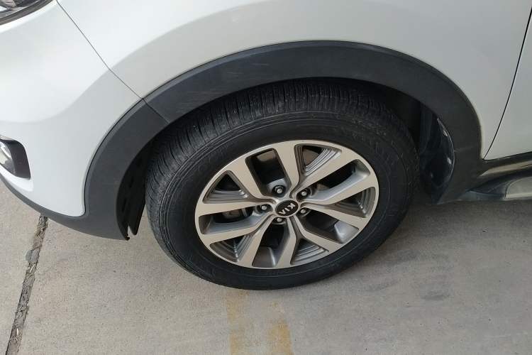 Used Kia Sportage R 2015 2.0L Automatic Two-Wheel Drive GLS Exterior 4