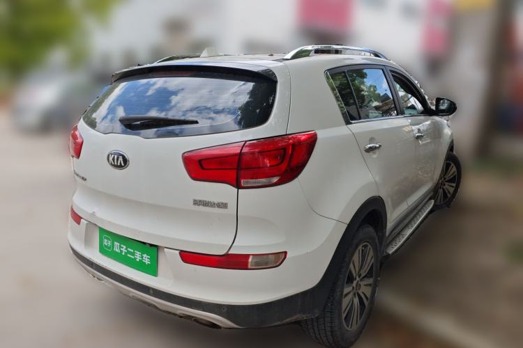 Used Kia Sportage R 2015 2.0L Automatic Two-Wheel Drive DLX Model Exterior 5