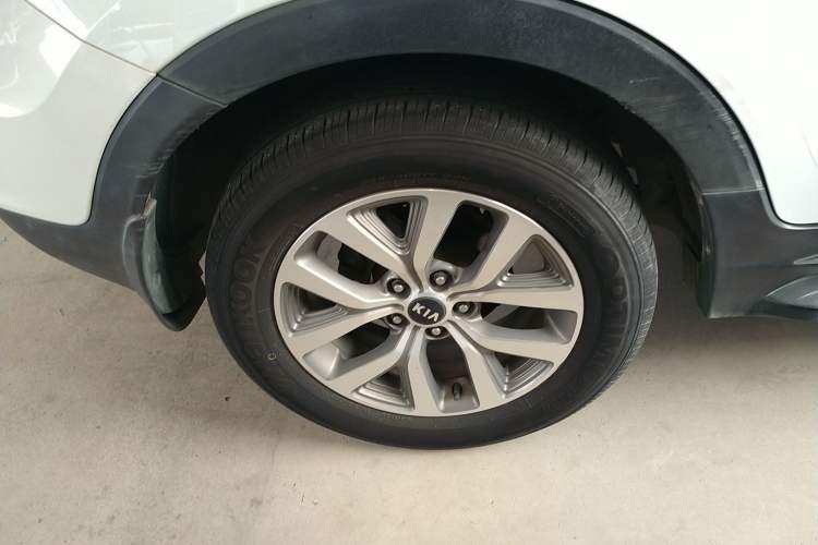 Used Kia Sportage R 2015 2.0L Automatic Two-Wheel Drive GLS Exterior 5