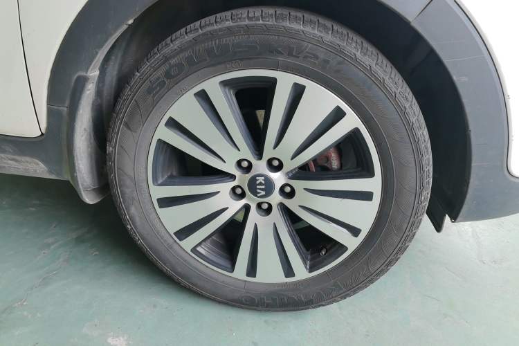 Used Kia Sportage R 2015 2.0L Automatic Two-Wheel Drive DLX Model Exterior 7