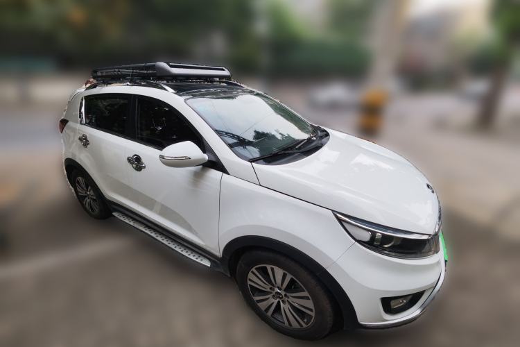 Used Kia Sportage R 2015 2.0L Automatic Two-Wheel Drive DLX Model Front Right 45 Deg