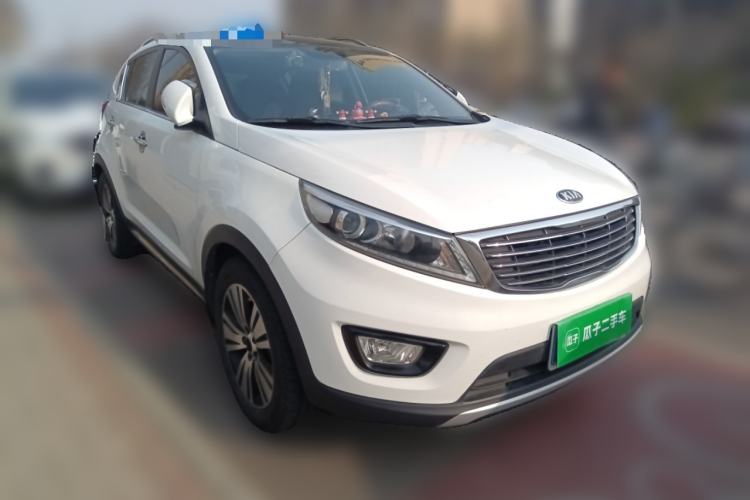 Used Kia Sportage R 2015 2.0L Automatic Two-Wheel Drive DLX Model Front Right 45 Deg