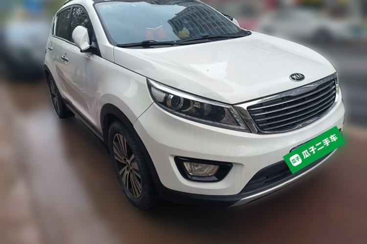 Used Kia Sportage R 2015 2.0L Automatic Two-Wheel Drive DLX Model Front Right 45 Deg