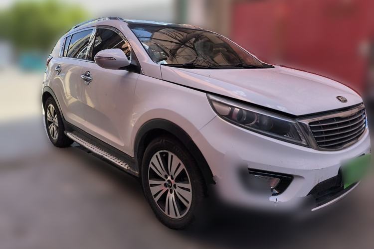 Used Kia Sportage R 2015 2.0L Automatic Two-Wheel Drive DLX Model Front Right 45 Deg