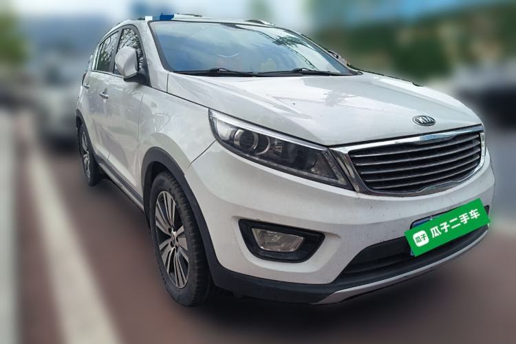Used Kia Sportage R 2015 2.0L Automatic Two-Wheel Drive DLX Model Front Right 45 Deg