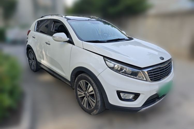 Used Kia Sportage R 2015 2.0L Automatic Two-Wheel Drive DLX Model Front Right 45 Deg