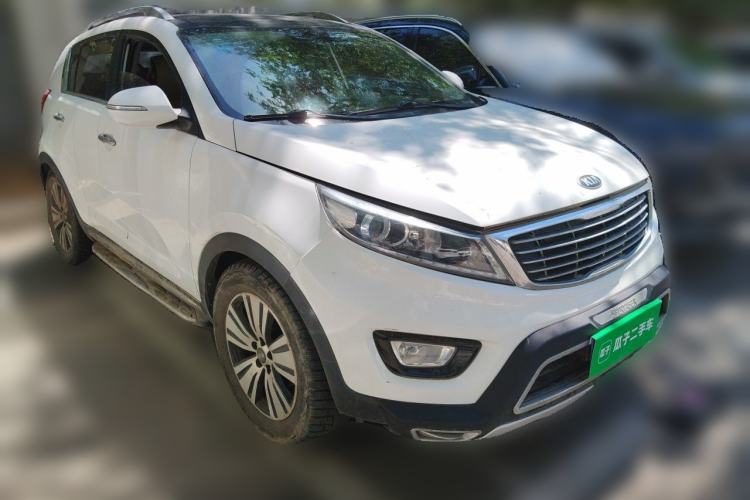 Used Kia Sportage R 2015 2.0L Automatic Two-Wheel Drive DLX Model Front Right 45 Deg