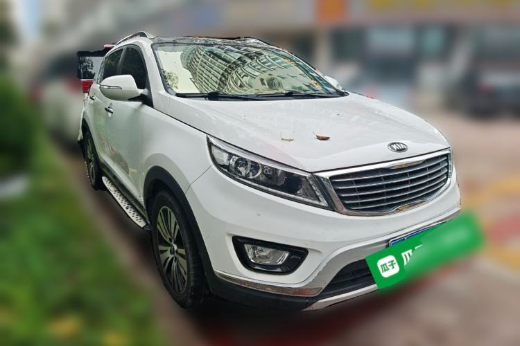 Used Kia Sportage R 2015 2.0L Automatic Two-Wheel Drive DLX Model Front Right 45 Deg