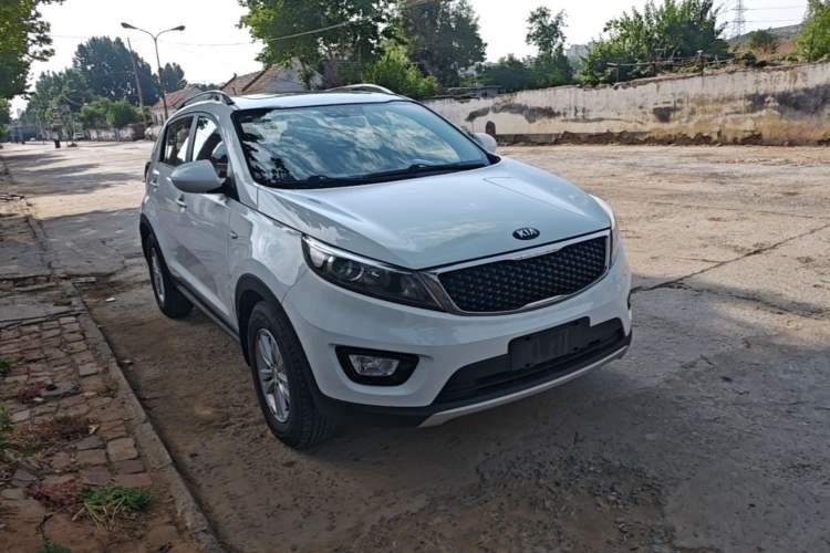 Used Kia Sportage R 2015 2.0L Automatic Two-Wheel Drive GL Front Right 45 Deg