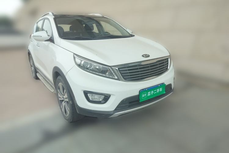 Used Kia Sportage R 2015 2.0L Automatic Two-Wheel Drive DLX Model Front Right 45 Deg