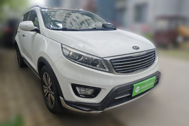 Used Kia Sportage R 2015 2.0L Automatic Two-Wheel Drive DLX Model Front Right 45 Deg