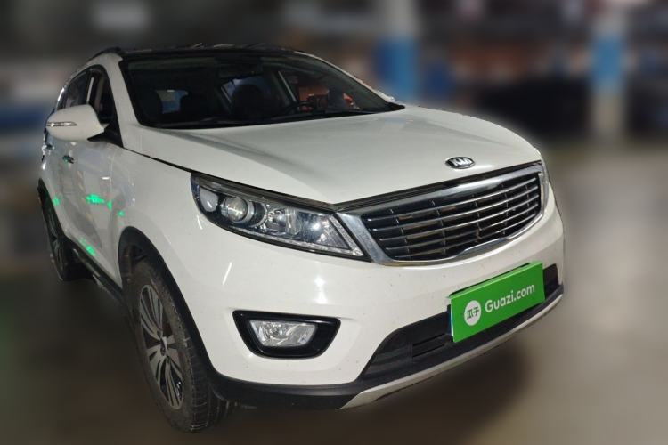 Used Kia Sportage R 2015 2.0L Automatic Two-Wheel Drive DLX Model Front Right 45 Deg