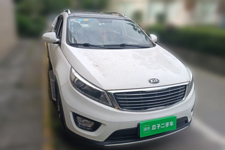 Used Kia Sportage R 2015 2.0L Automatic Two-Wheel Drive DLX Model Front Right 45 Deg