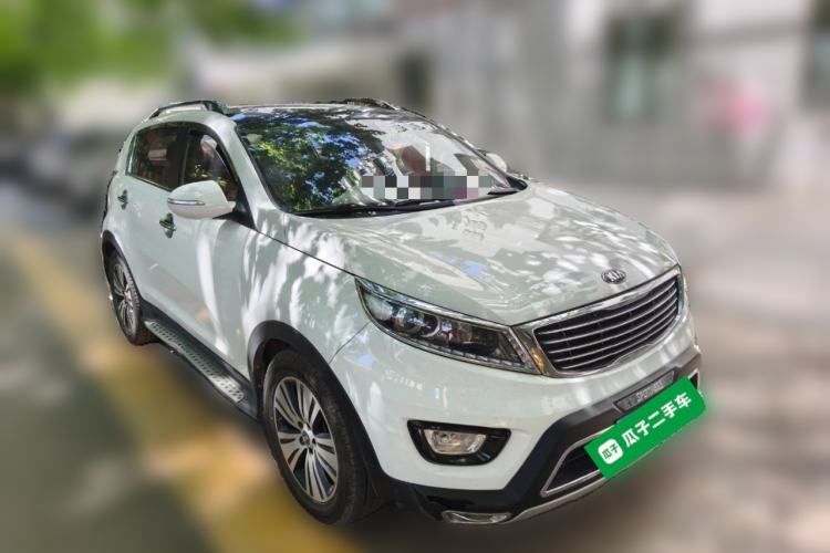 Used Kia Sportage R 2015 2.0L Automatic Two-Wheel Drive DLX Model Front Right 45 Deg