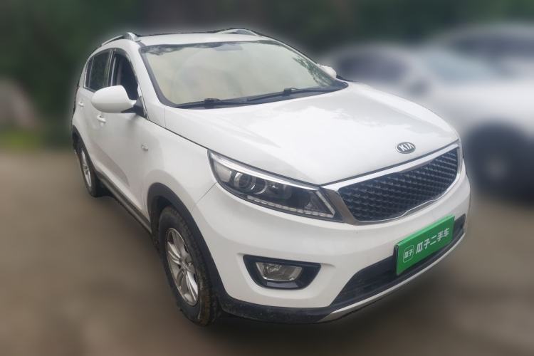 Used Kia Sportage R 2015 2.0L Manual Two-Wheel Drive GL Model Front Right 45 Deg