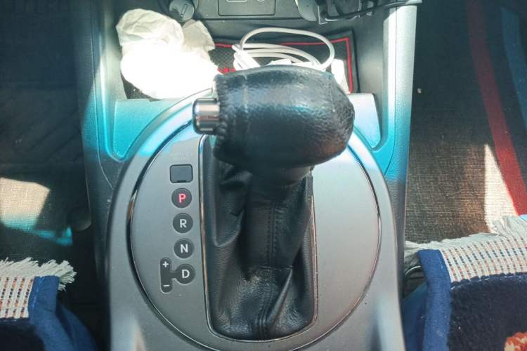 Used Kia Sportage R 2015 2.0L Automatic Two-Wheel Drive GLS Gear Lever