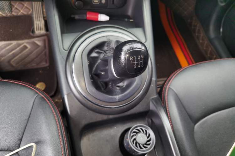 Used Kia Sportage R 2015 2.0L Manual Two-Wheel Drive GL Model Gear Lever