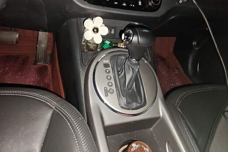 Used Kia Sportage R 2015 2.0L Automatic Two-Wheel Drive GLS Gear Lever