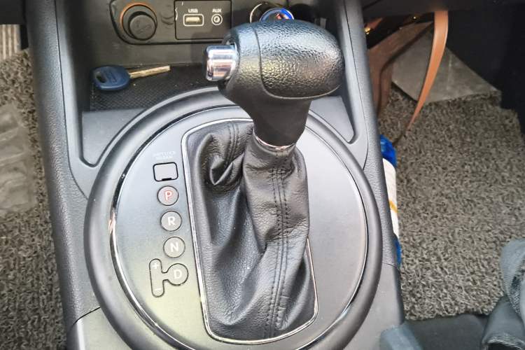 Used Kia Sportage R 2015 2.0L Automatic Two-Wheel Drive GL Gear Lever