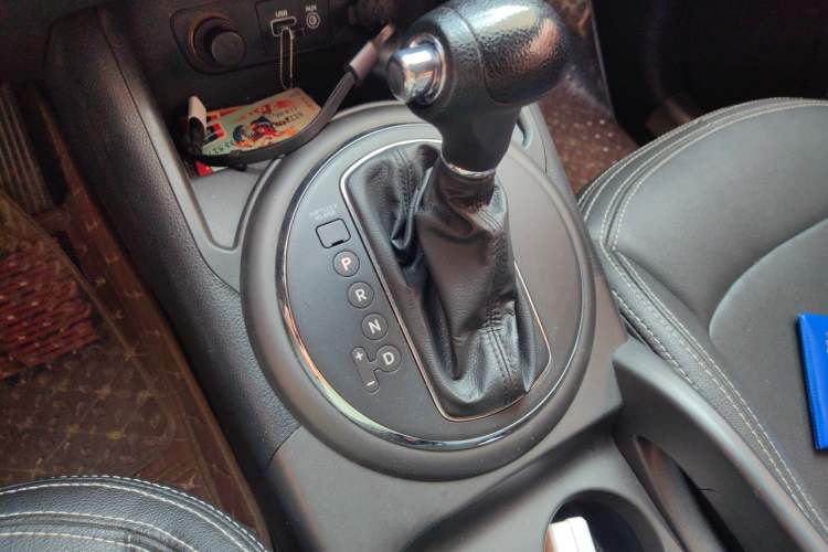 Used Kia Sportage R 2015 2.0L Automatic Two-Wheel Drive GL Gear Lever