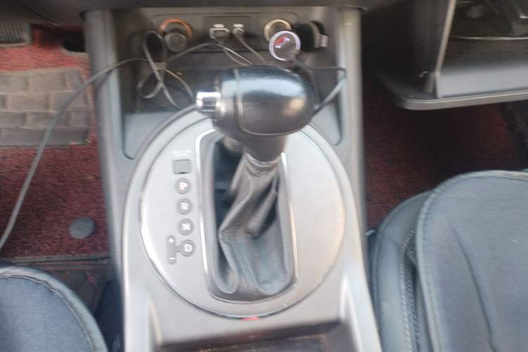 Used Kia Sportage R 2015 2.0L Automatic Two-Wheel Drive GLS Gear Lever