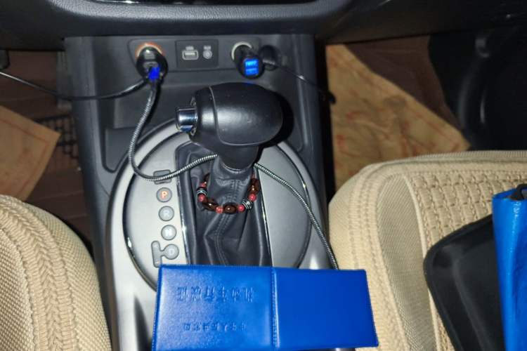 Used Kia Sportage R 2015 2.0L Automatic Two-Wheel Drive GLS Gear Lever