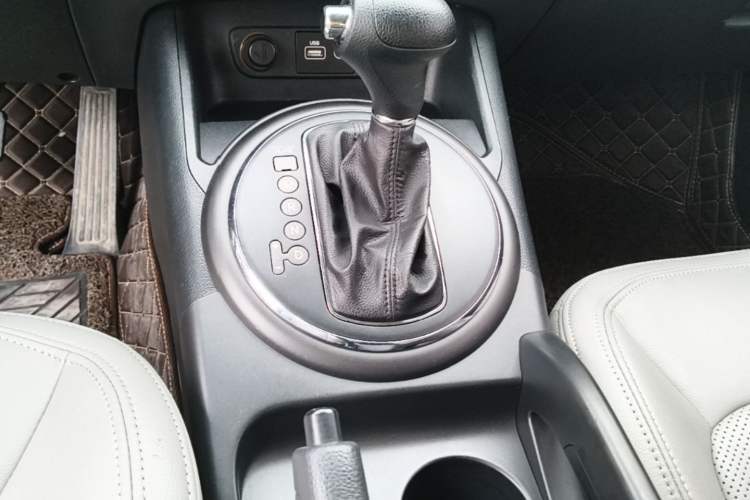 Used Kia Sportage R 2015 2.0L Automatic Two-Wheel Drive GL Gear Lever