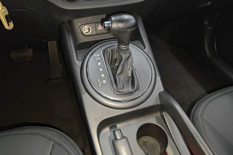 Used Kia Sportage R 2015 2.0L Automatic Two-Wheel Drive GL Gear Lever