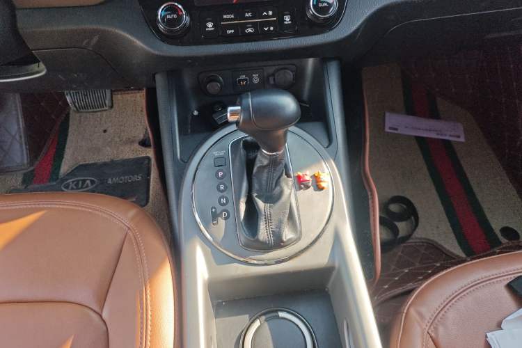 Used Kia Sportage R 2015 2.0L Automatic Two-Wheel Drive GLS Gear Lever
