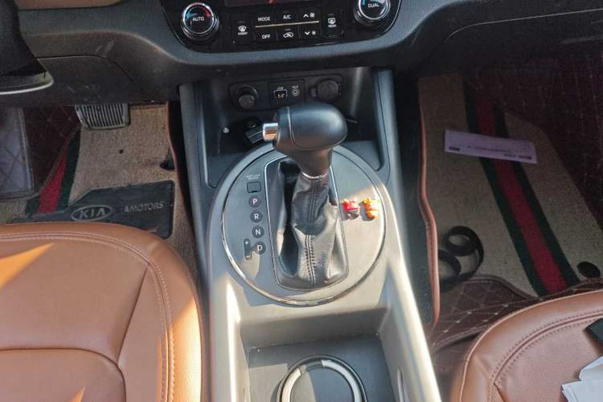 Used Kia Sportage R 2015 2.0L Automatic Two-Wheel Drive GLS Gear Lever