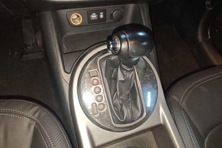 Used Kia Sportage R 2015 2.0L Automatic Two-Wheel Drive GLS Gear Lever