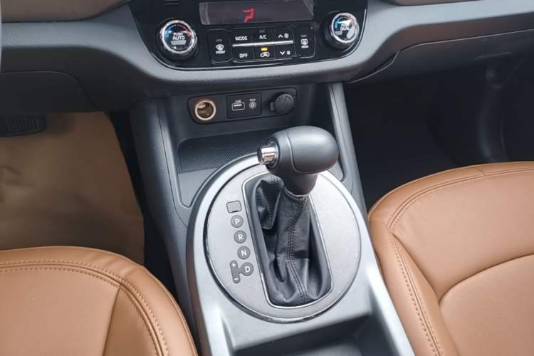 Used Kia Sportage R 2015 2.0L Automatic Two-Wheel Drive GLS Gear Lever
