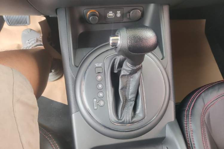Used Kia Sportage R 2015 2.0L Automatic Two-Wheel Drive GL Gear Lever