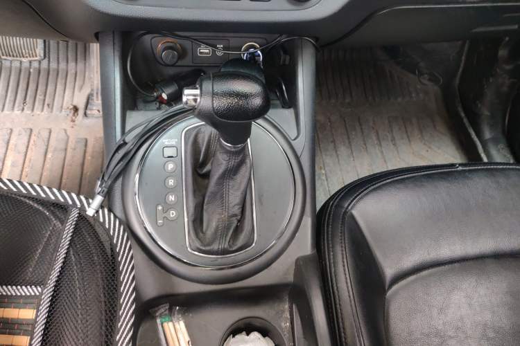 Used Kia Sportage R 2015 2.0L Automatic Two-Wheel Drive GL Gear Lever