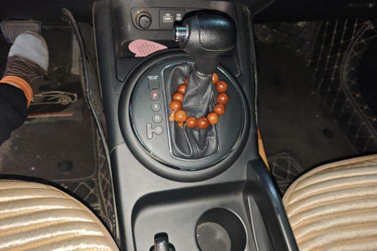 Used Kia Sportage R 2015 2.0L Automatic Two-Wheel Drive GL Gear Lever