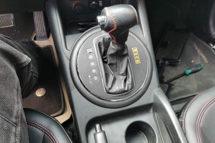 Used Kia Sportage R 2015 2.0L Automatic Two-Wheel Drive GL Gear Lever
