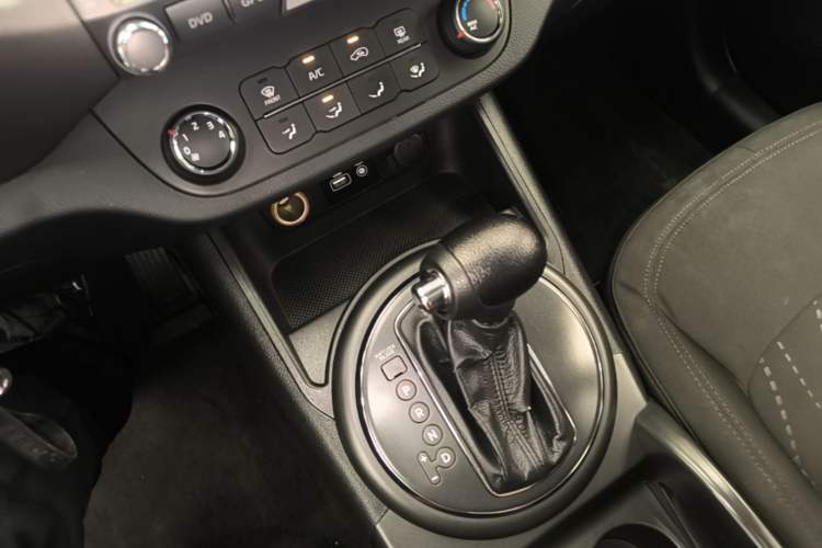 Used Kia Sportage R 2015 2.0L Automatic Two-Wheel Drive GL Gear Lever