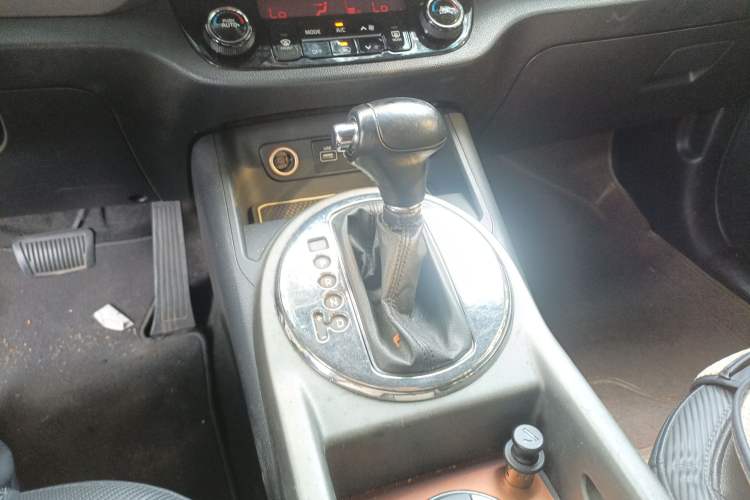 Used Kia Sportage R 2015 2.0L Automatic Two-Wheel Drive GLS Gear Lever