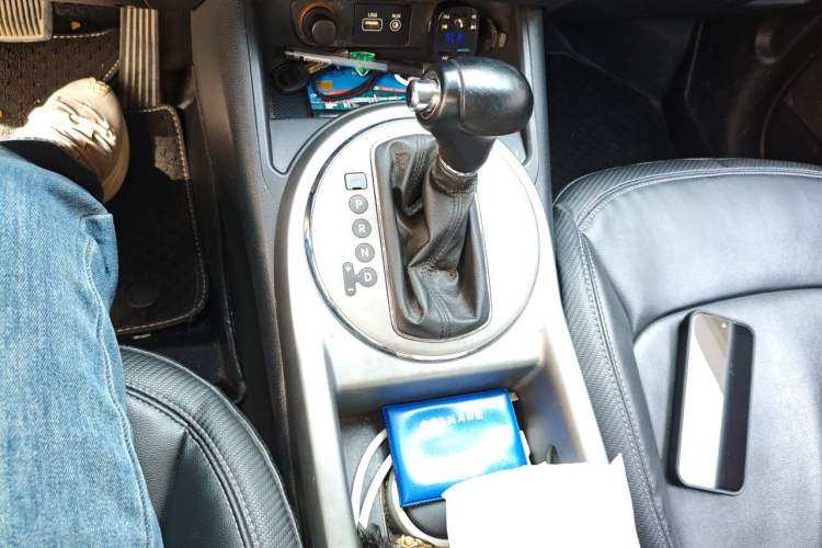Used Kia Sportage R 2015 2.0L Automatic Two-Wheel Drive GLS Gear Lever