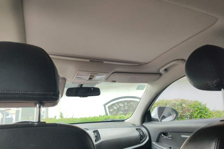 Used Kia Sportage R 2015 2.0L Automatic Two-Wheel Drive DLX Model Headliner