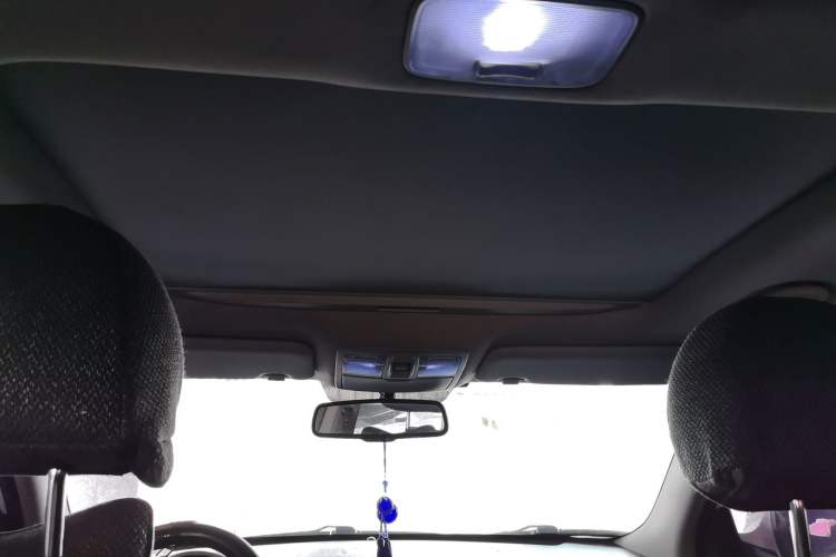 Used Kia Sportage R 2015 2.0L Automatic Two-Wheel Drive DLX Model Headliner