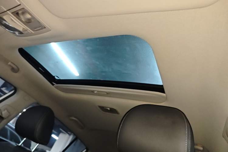 Used Kia Sportage R 2015 2.0L Automatic Two-Wheel Drive GLS Headliner