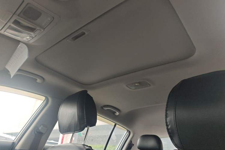 Used Kia Sportage R 2015 2.0L Automatic Two-Wheel Drive GLS Headliner