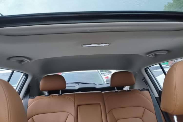 Used Kia Sportage R 2015 2.0L Automatic Two-Wheel Drive GLS Headliner