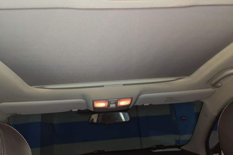 Used Kia Sportage R 2015 2.0L Automatic Two-Wheel Drive DLX Model Headliner