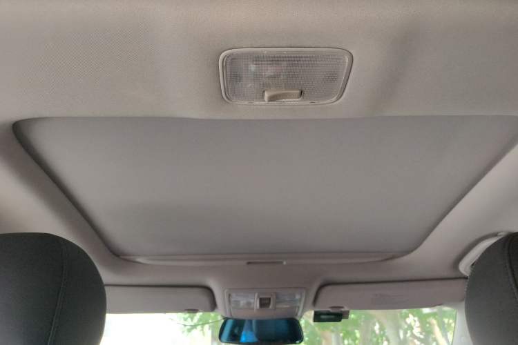 Used Kia Sportage R 2015 2.0L Automatic Two-Wheel Drive DLX Model Headliner