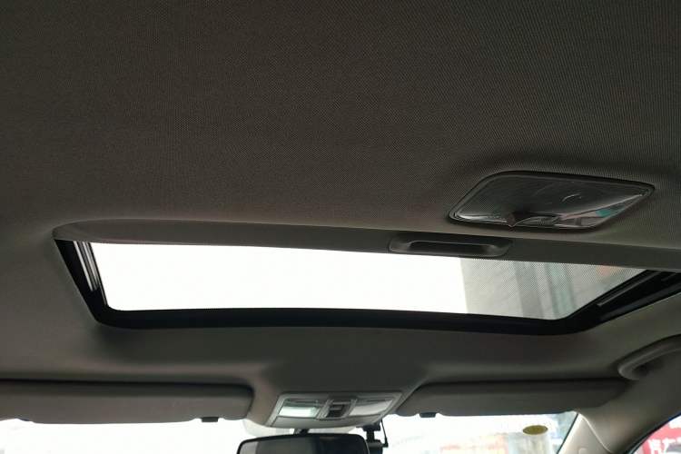 Used Kia Sportage R 2015 2.0L Automatic Two-Wheel Drive GLS Headliner
